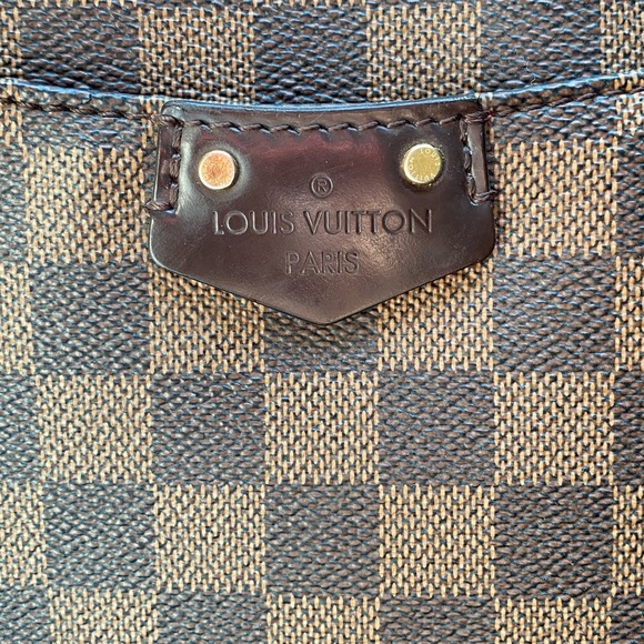 Louis Vuitton Crossbody - Picture 2 of 15